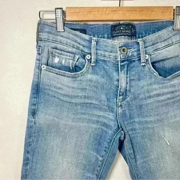 Lucky Brand Women’s Charlie Skinny Distressed Denim Jeans Size 2/26 A - Picture 2 of 16